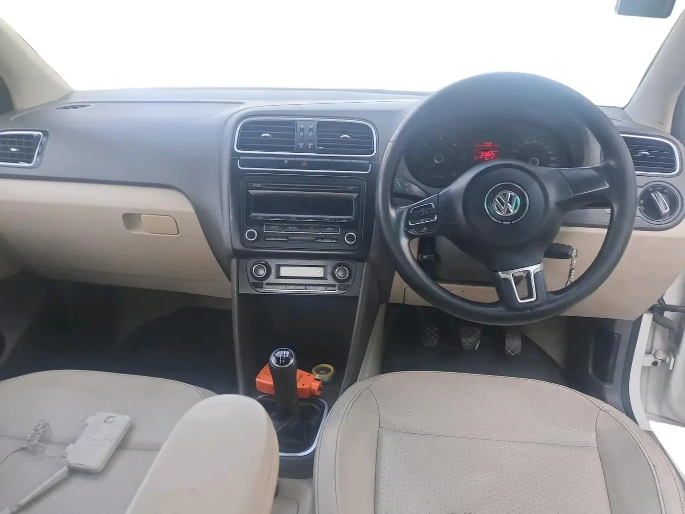 2013 Volkswagen Vento HIGHLINE DIESEL 1.6, Diesel, Manual, 1,25,966 km, interior