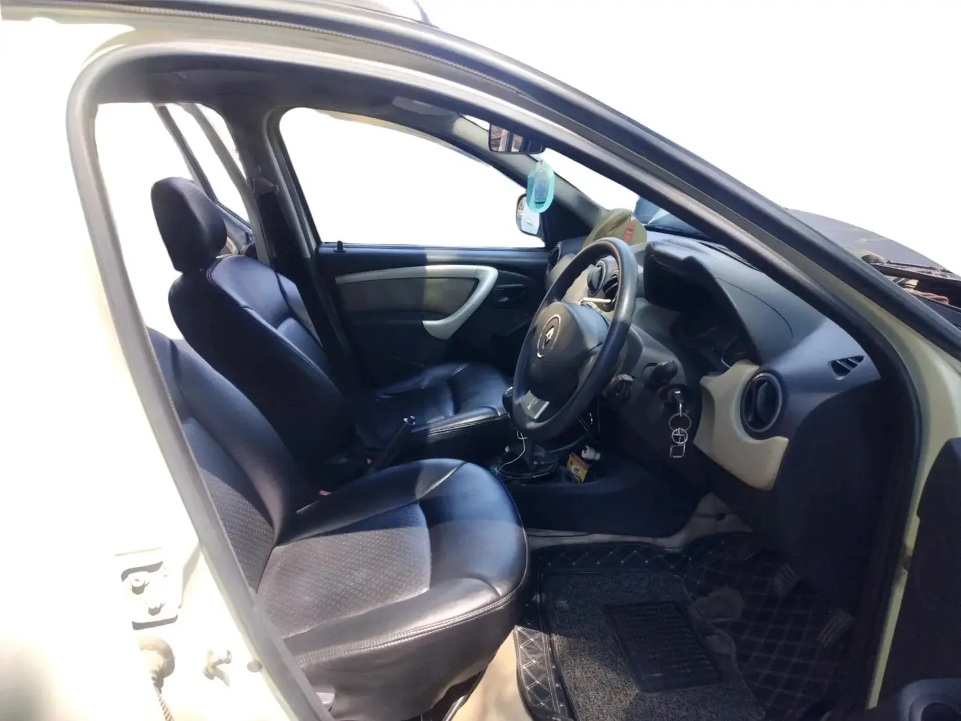 2014 Renault Duster 110 PS RXL DIESEL, Diesel, Manual, 1,18,951 km, interior
