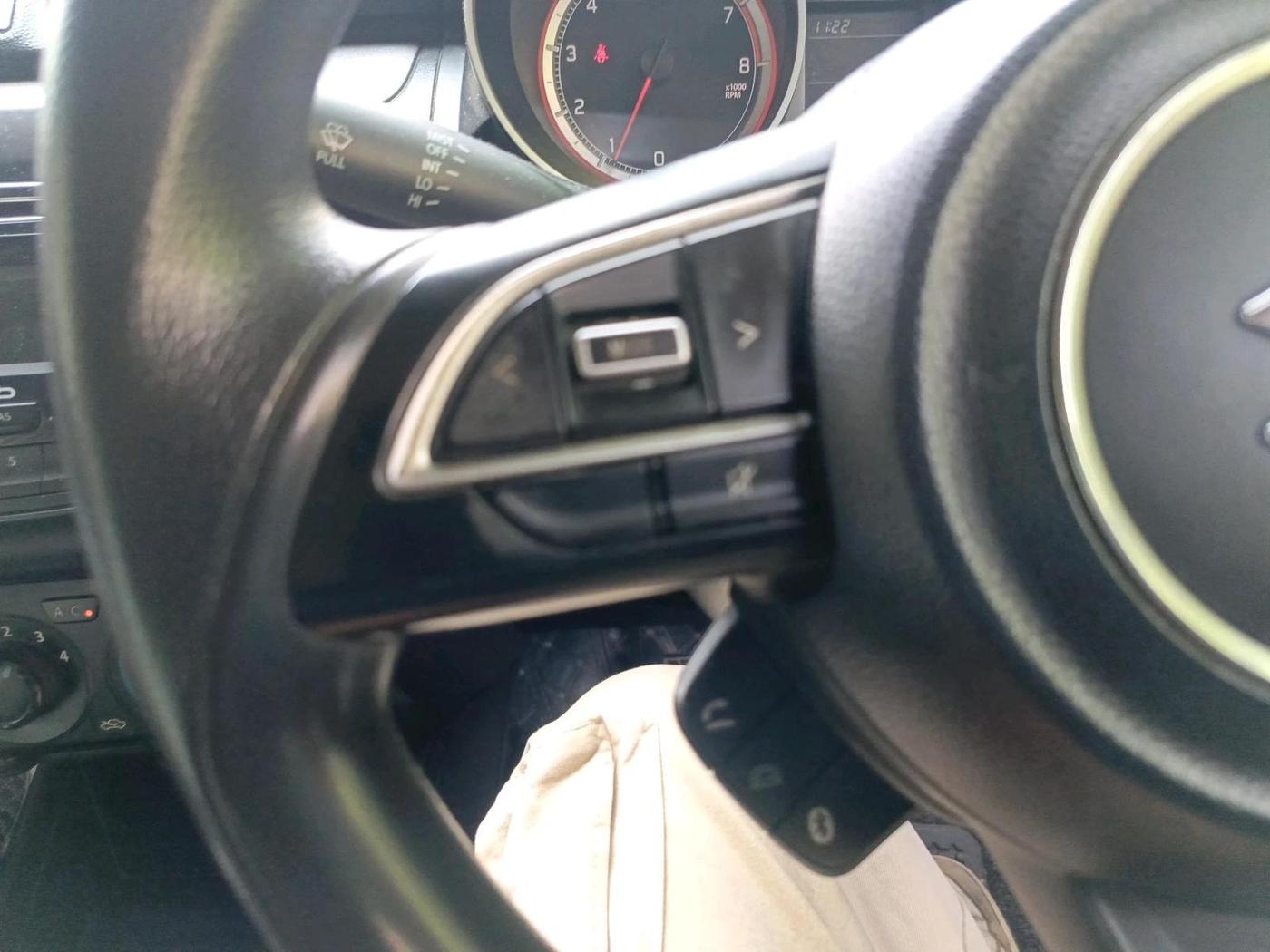 2019 Maruti Swift VXI, Petrol, Manual, 35,560 km, interior