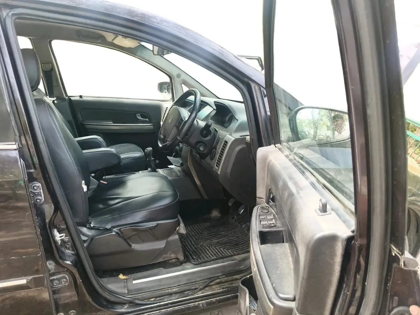 2012 Tata Aria PRIDE 4X4, Diesel, Manual, 1,08,000 km, interior