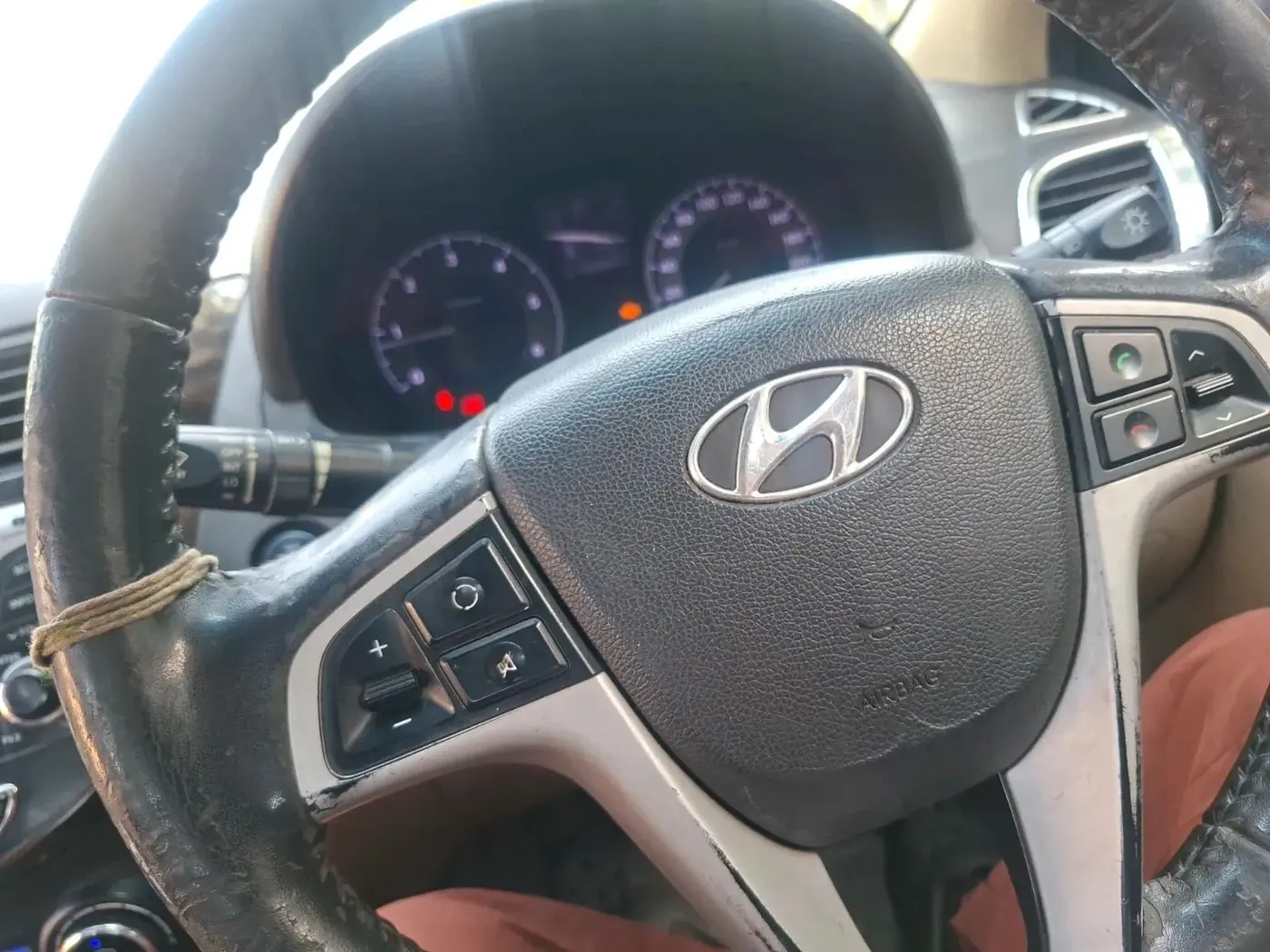 2013 Hyundai Verna FLUIDIC 1.6 CRDI SX AT, Diesel, Automatic, 1,66,551 km, interior
