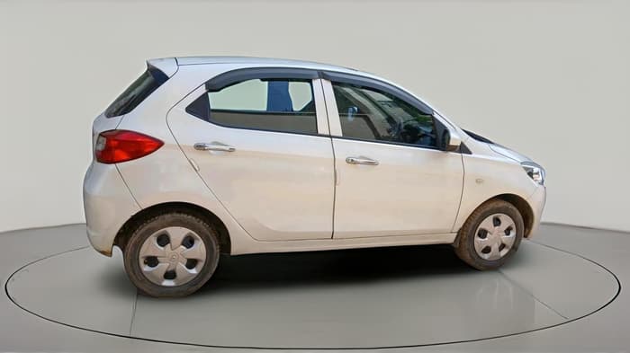 2017 Tata Tiago XT PETROL, Petrol, Manual, 53,156 km, exterior
