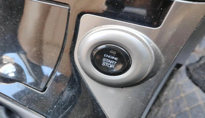 2021 Mahindra XUV500 W11, Diesel, Manual, 47,420 km, interior