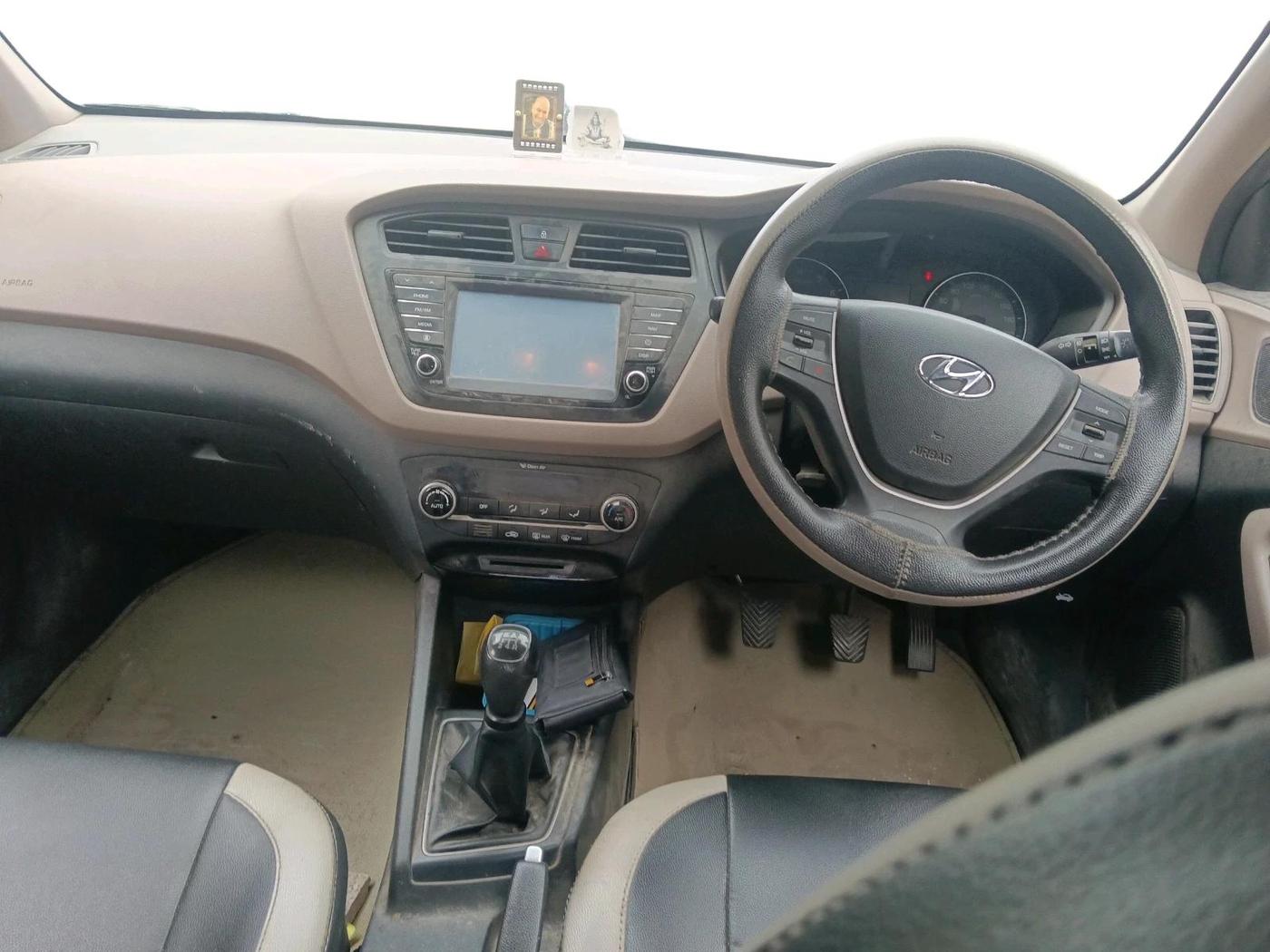 2017 Hyundai Elite i20 ASTA 1.2, Petrol, Manual, 67,643 km, interior