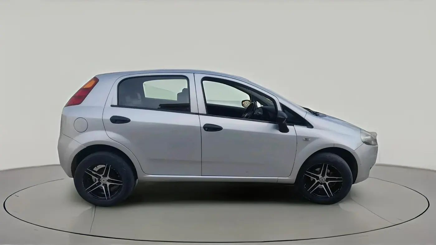 2013 Fiat Grand Punto ACTIVE 1.3, Diesel, Manual, 1,17,459 km, exterior