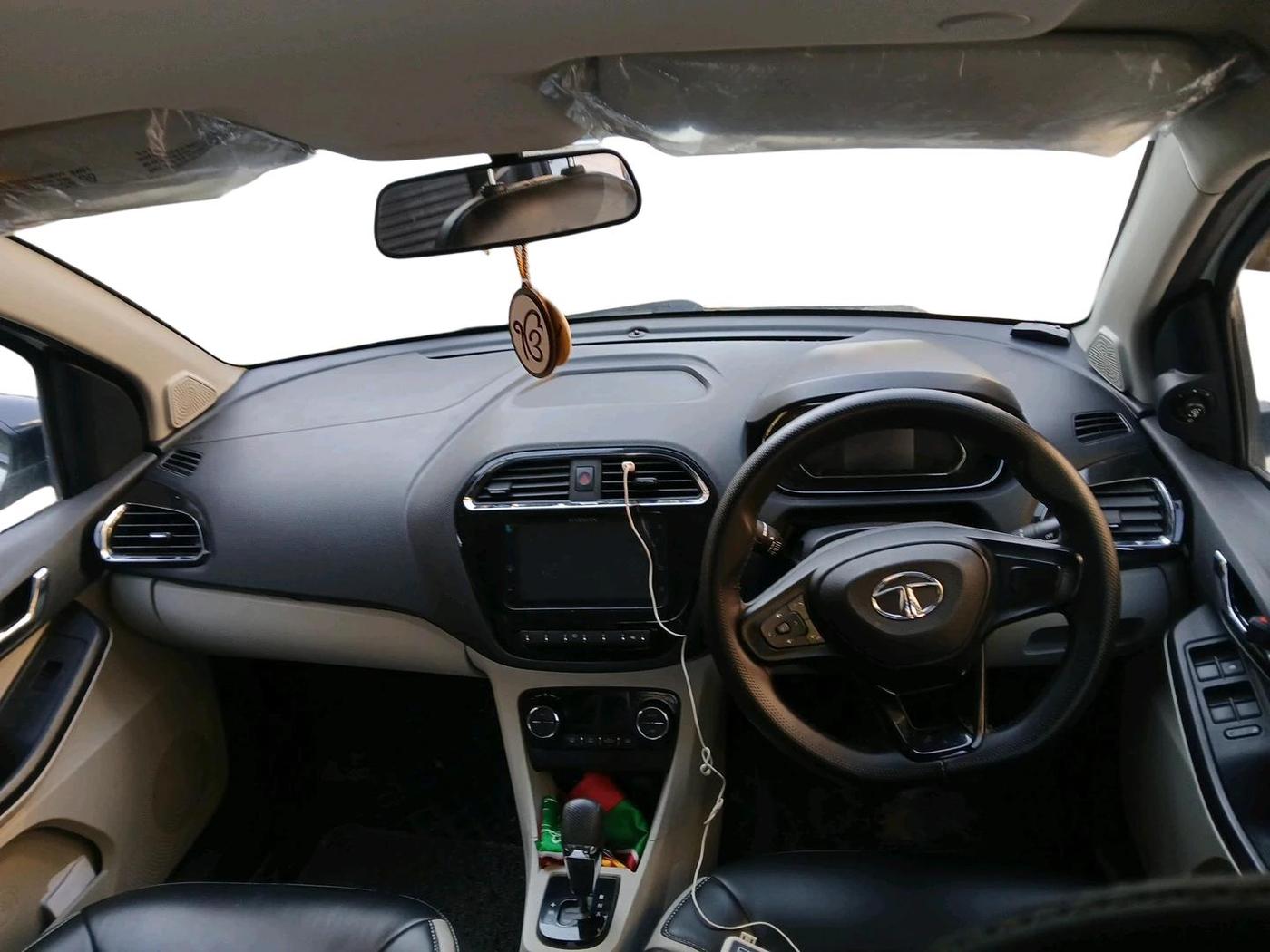 2022 Tata Tiago XZA PLUS PETROL, Petrol, Automatic, 24,000 km, interior