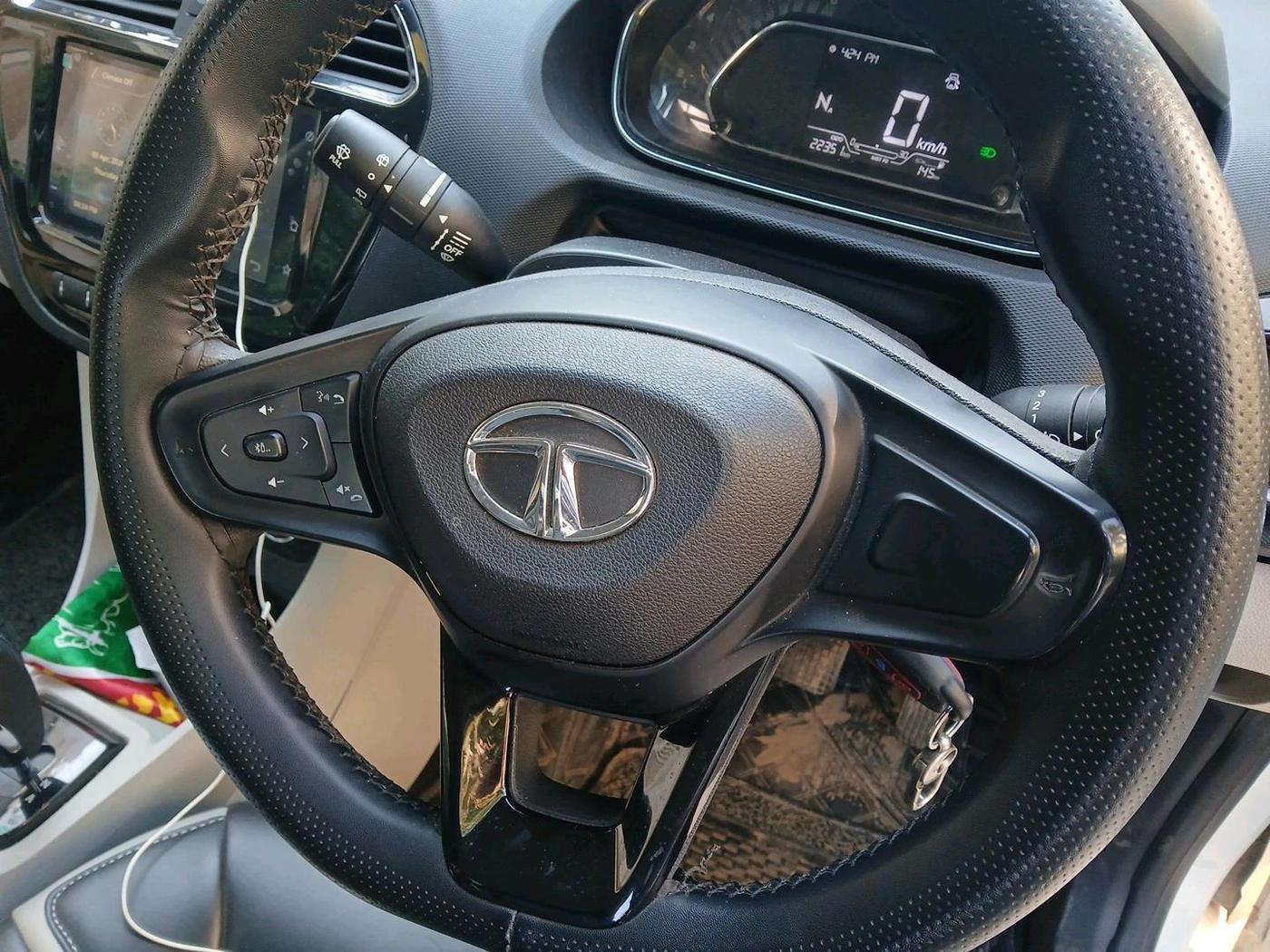 2022 Tata Tiago XZA PLUS PETROL, Petrol, Automatic, 24,000 km, interior