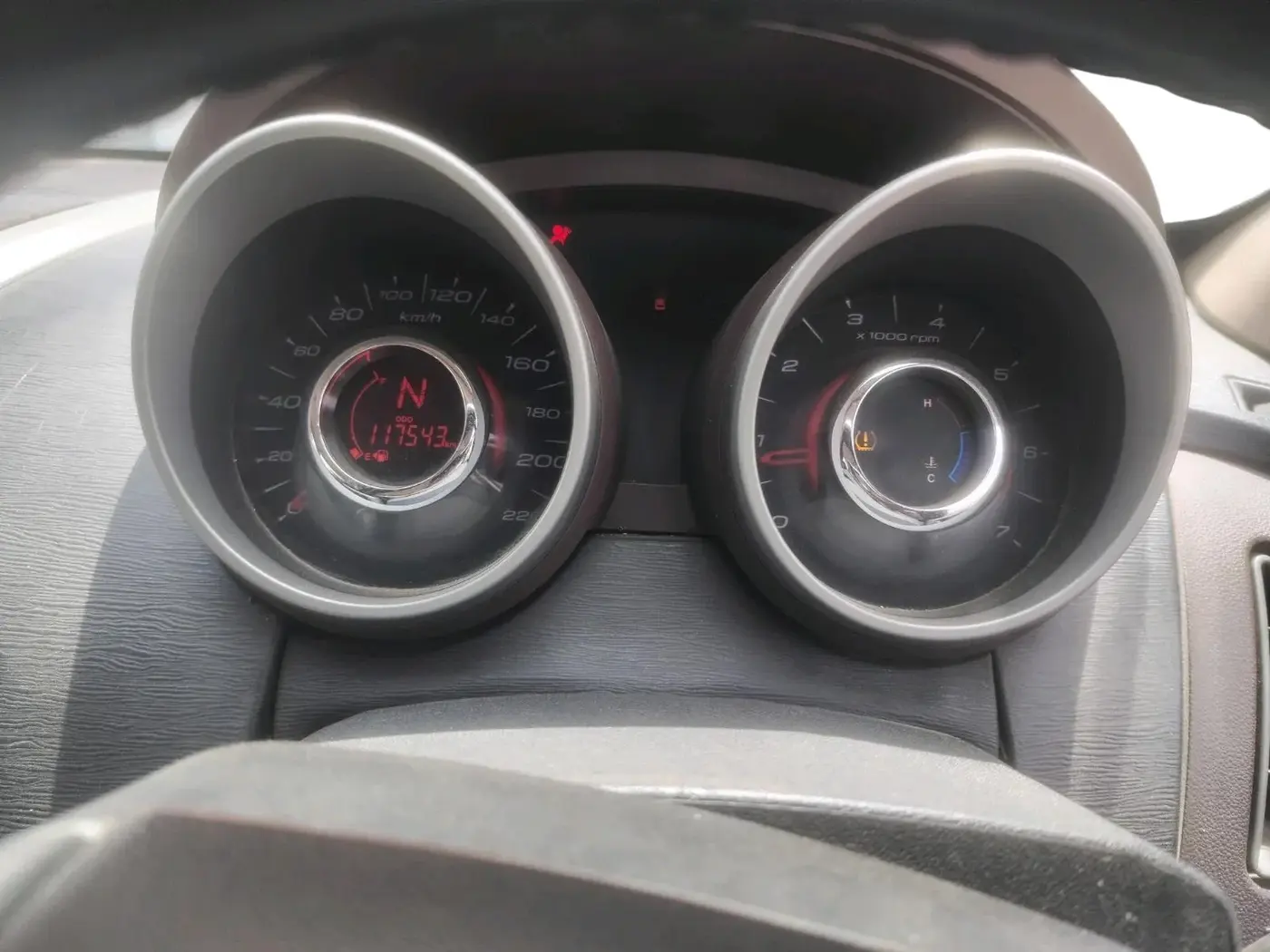 2012 Mahindra XUV500 W8, Diesel, Manual, 1,17,543 km, interior