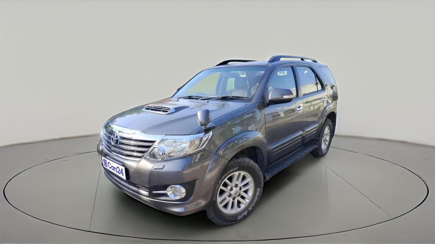 2012 Toyota Fortuner 3.0 4X2 MT, Diesel, Manual, 2,22,289 km, exterior