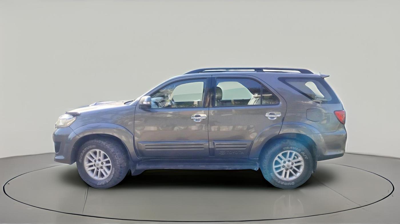 2012 Toyota Fortuner 3.0 4X2 MT, Diesel, Manual, 2,22,289 km, exterior