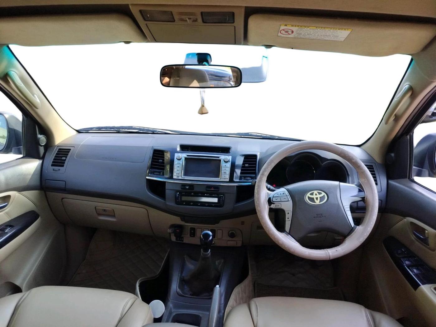 2012 Toyota Fortuner 3.0 4X2 MT, Diesel, Manual, 2,22,289 km, interior