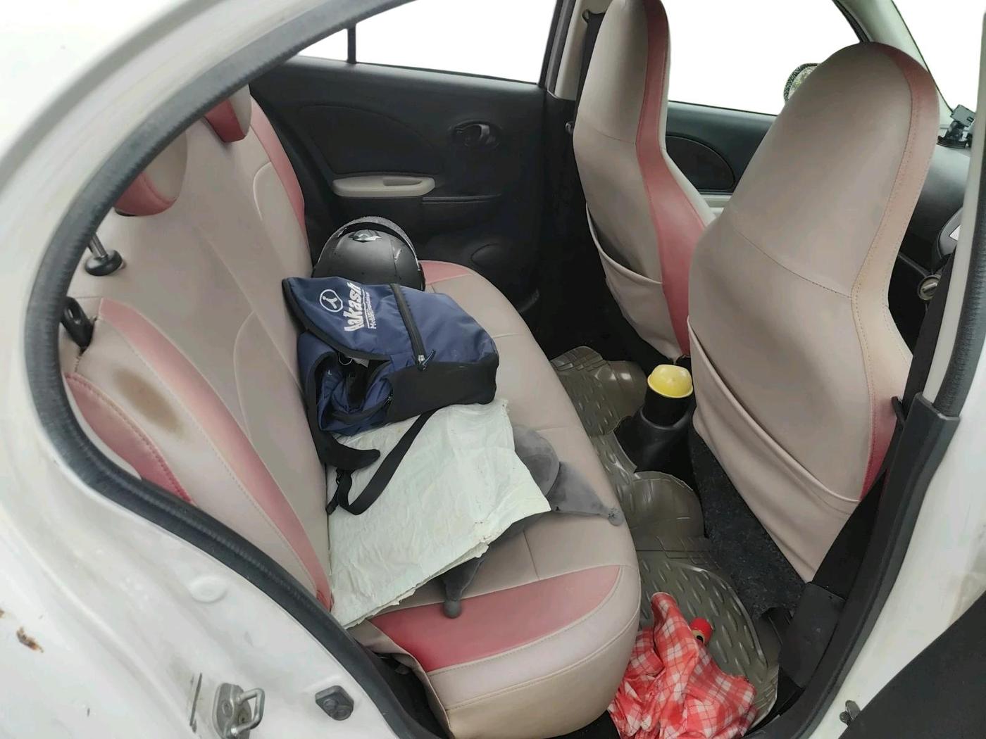 2013 Nissan Micra XV PETROL, Petrol, Manual, 1,07,073 km, interior