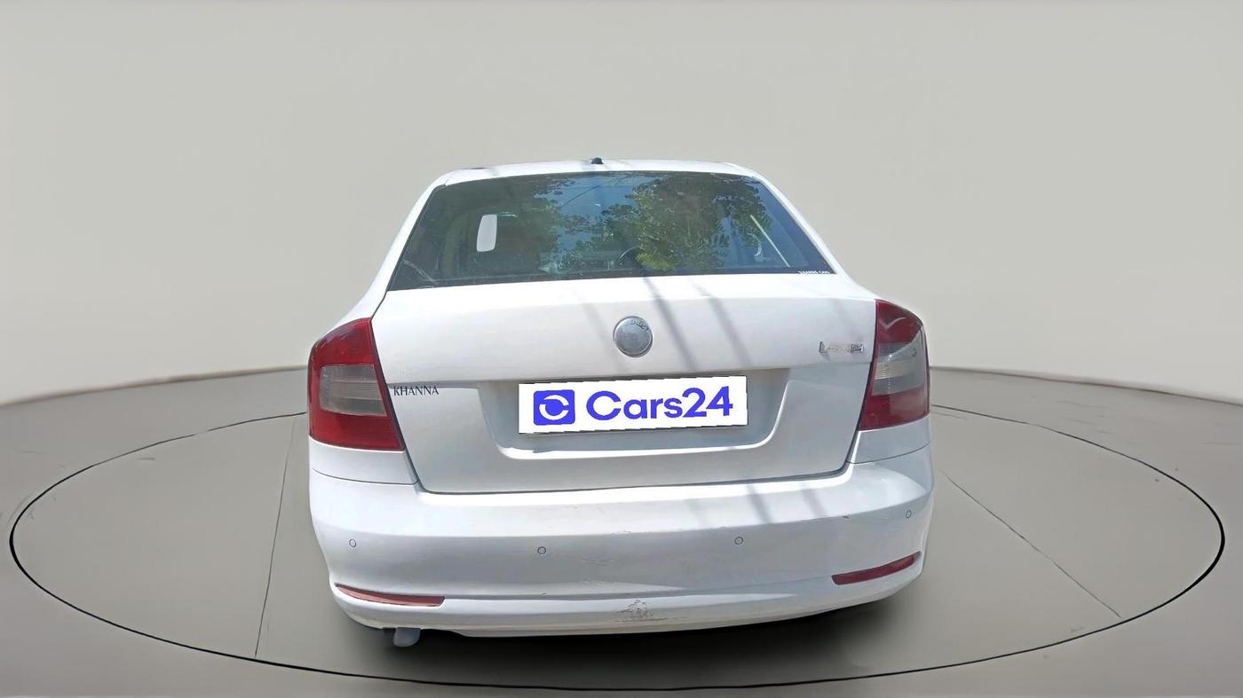 2012 Skoda Laura AMBIENTE 2.0 TDI CR MT, Diesel, Manual, 2,88,380 km, exterior