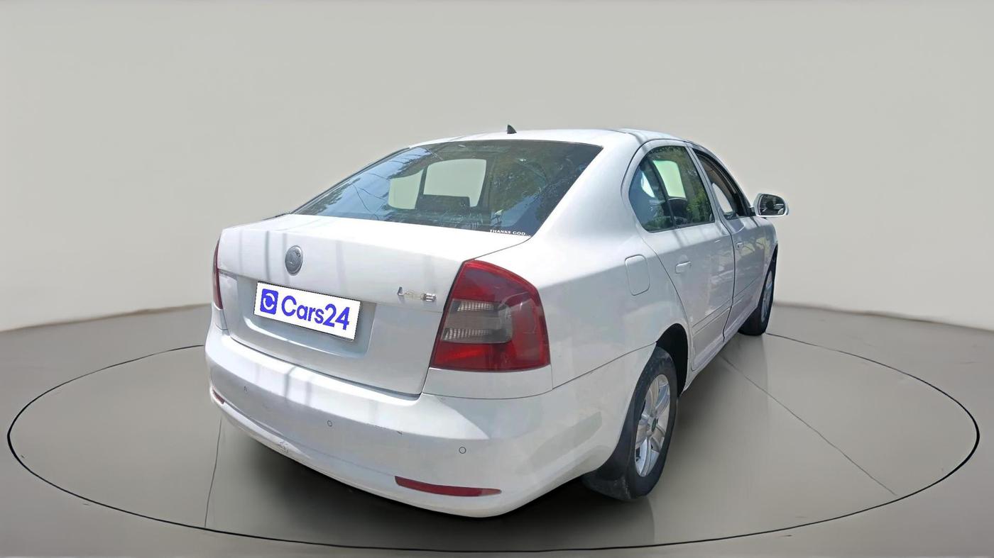 2012 Skoda Laura AMBIENTE 2.0 TDI CR MT, Diesel, Manual, 2,88,380 km, exterior