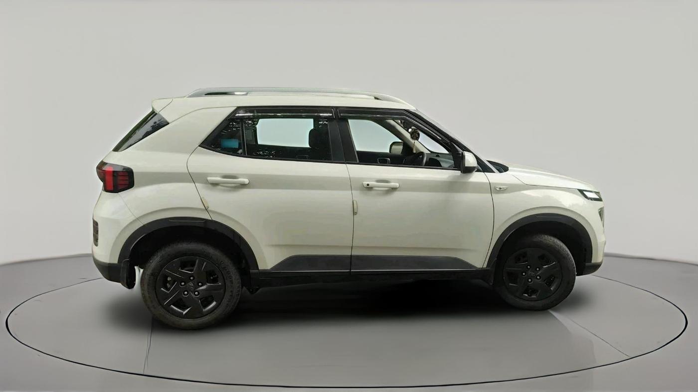 2023 Hyundai VENUE S 1.2, Petrol, Manual, 35,991 km, exterior