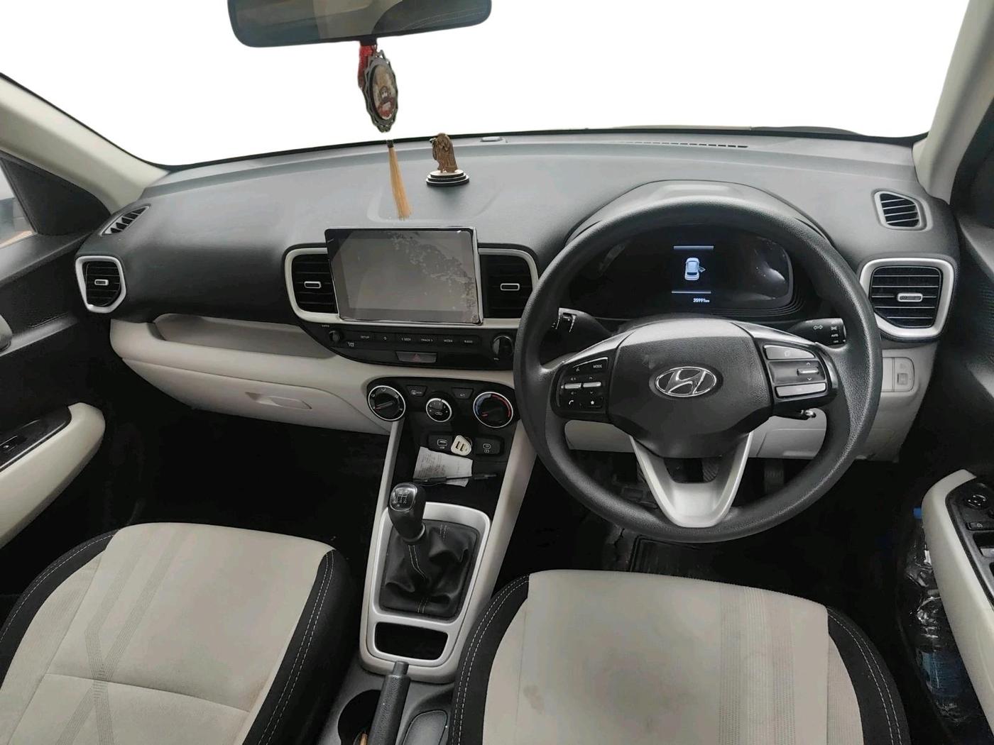 2023 Hyundai VENUE S 1.2, Petrol, Manual, 35,991 km, interior