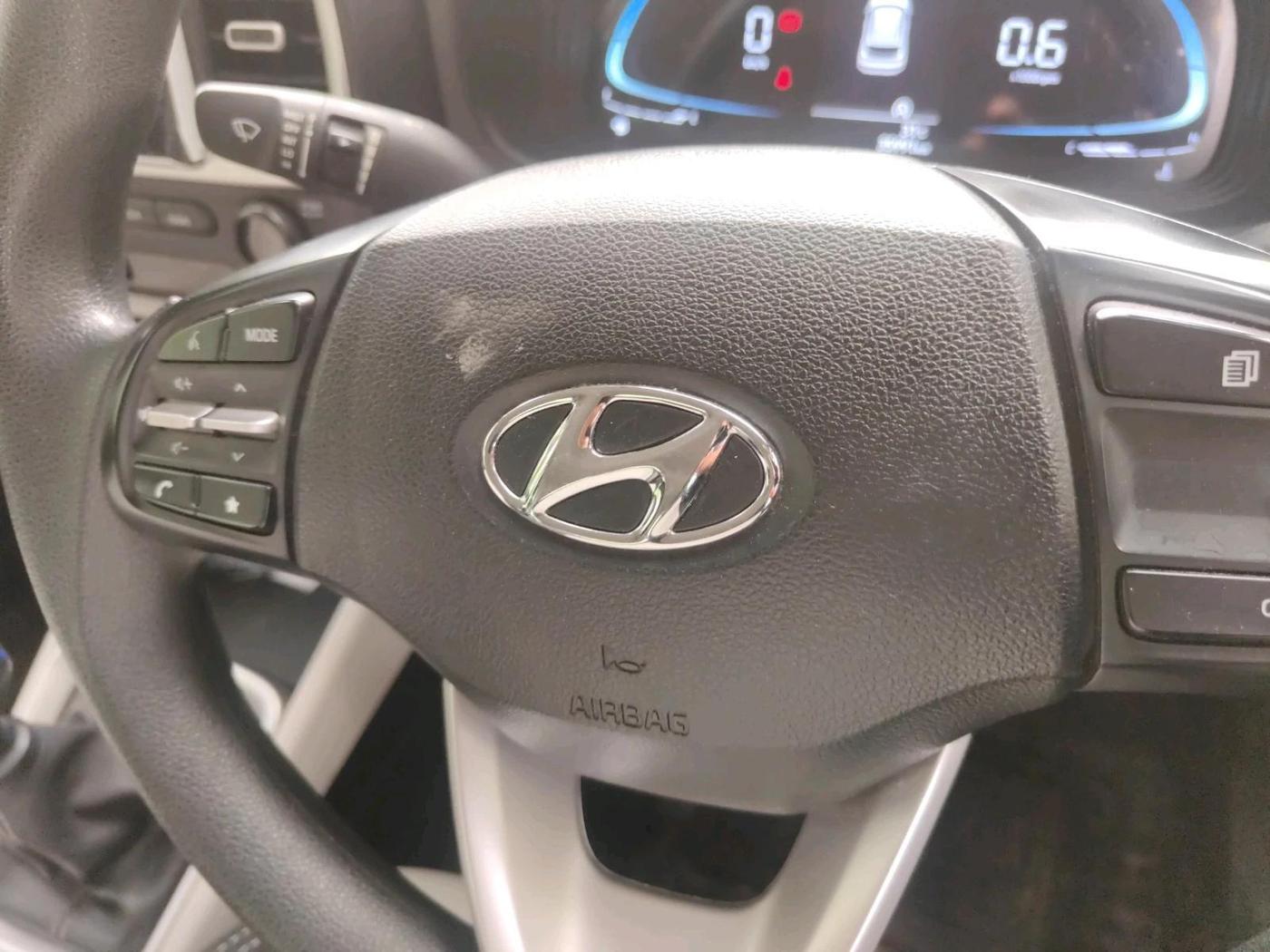 2023 Hyundai VENUE S 1.2, Petrol, Manual, 35,991 km, interior