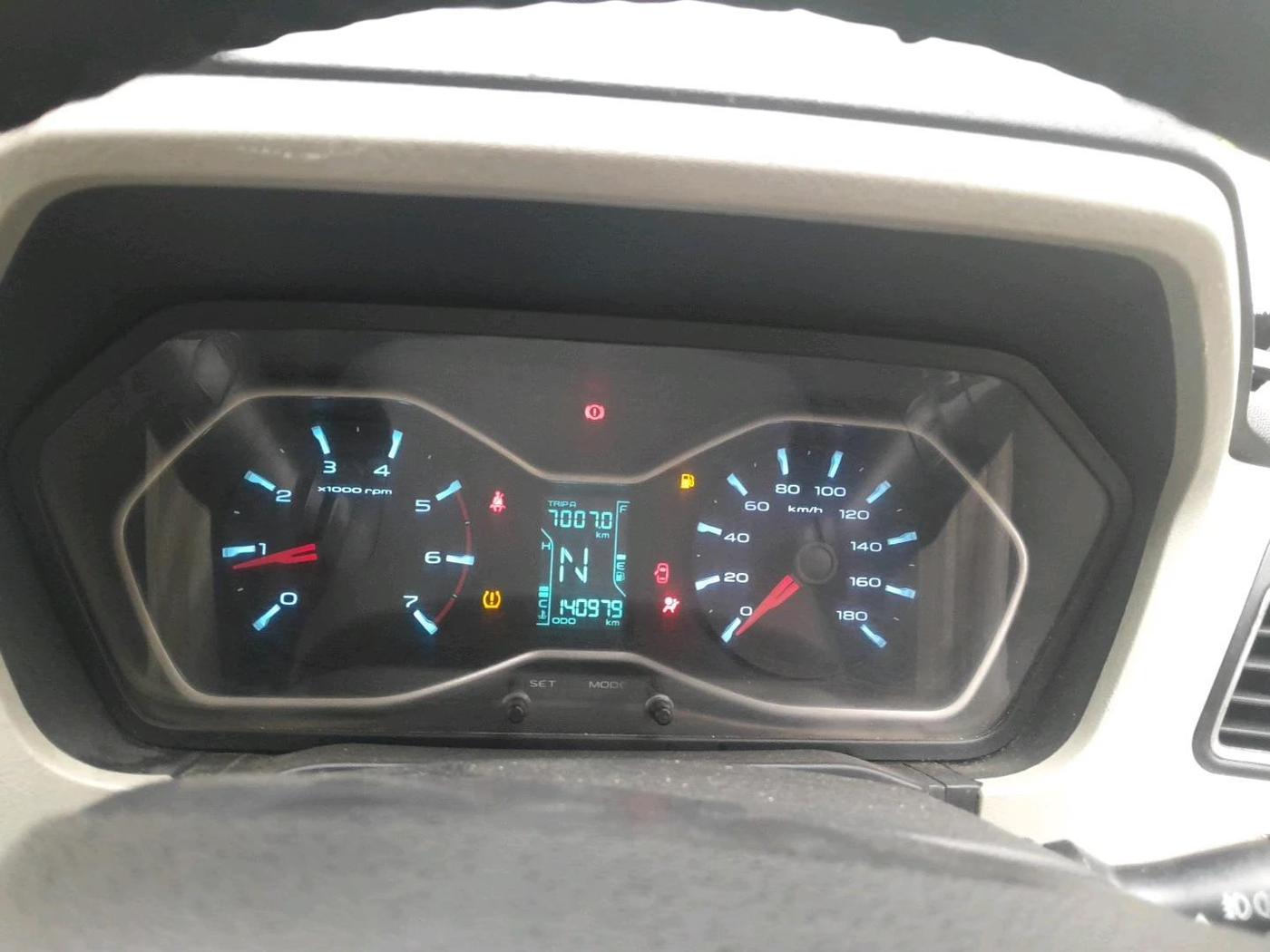 2016 Mahindra Scorpio S10 1.99, Diesel, Manual, 1,40,979 km, interior