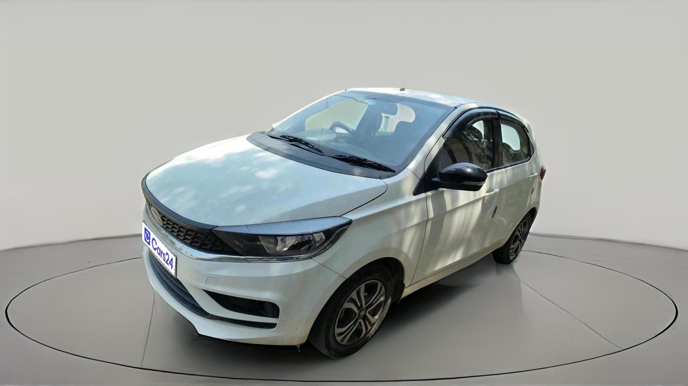 2024 Tata Tiago XTA PETROL, Petrol, Automatic, 15,515 km, exterior