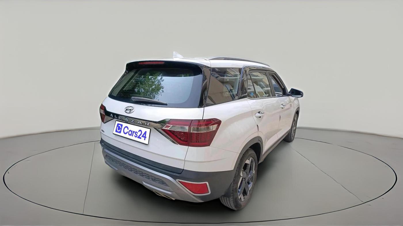 2024 Hyundai ALCAZAR PLATINUM 1.5 TURBO PETROL MT 7STR, Petrol, Manual, 16,840 km, exterior