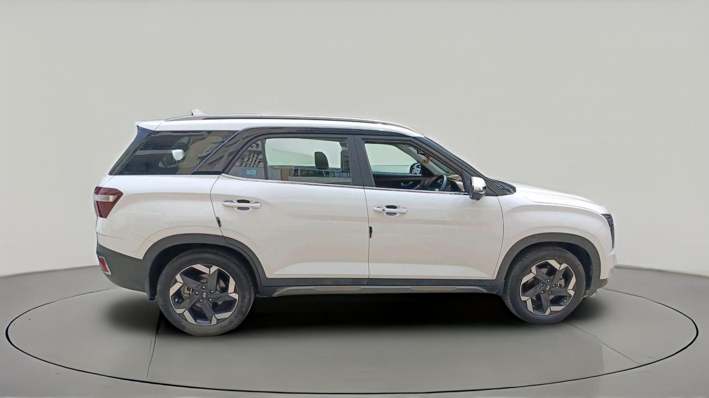 2024 Hyundai ALCAZAR PLATINUM 1.5 TURBO PETROL MT 7STR, Petrol, Manual, 16,840 km, exterior