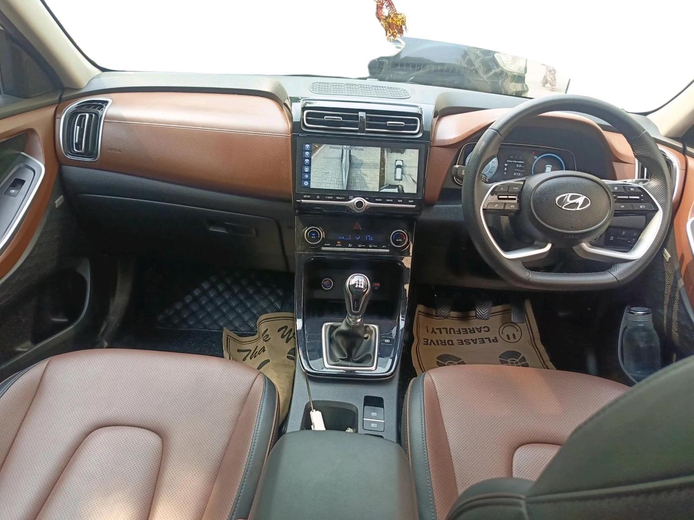 2024 Hyundai ALCAZAR PLATINUM 1.5 TURBO PETROL MT 7STR, Petrol, Manual, 16,840 km, interior