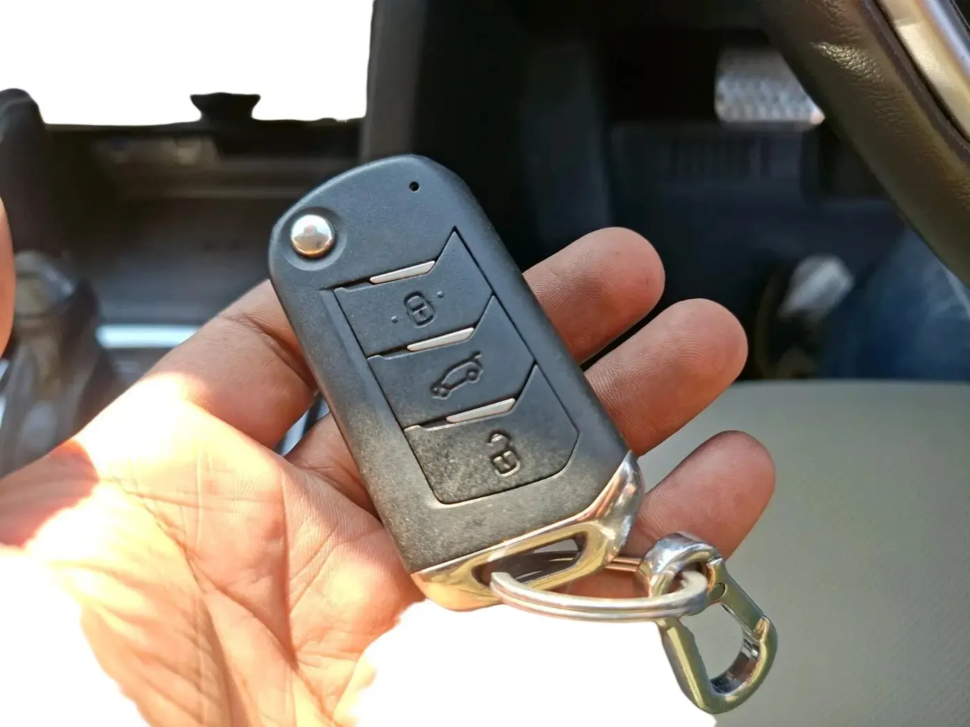 2021 Mahindra XUV700 AX 7 LUXURY P AT 7 STR, Petrol, Automatic, 1,08,500 km, interior