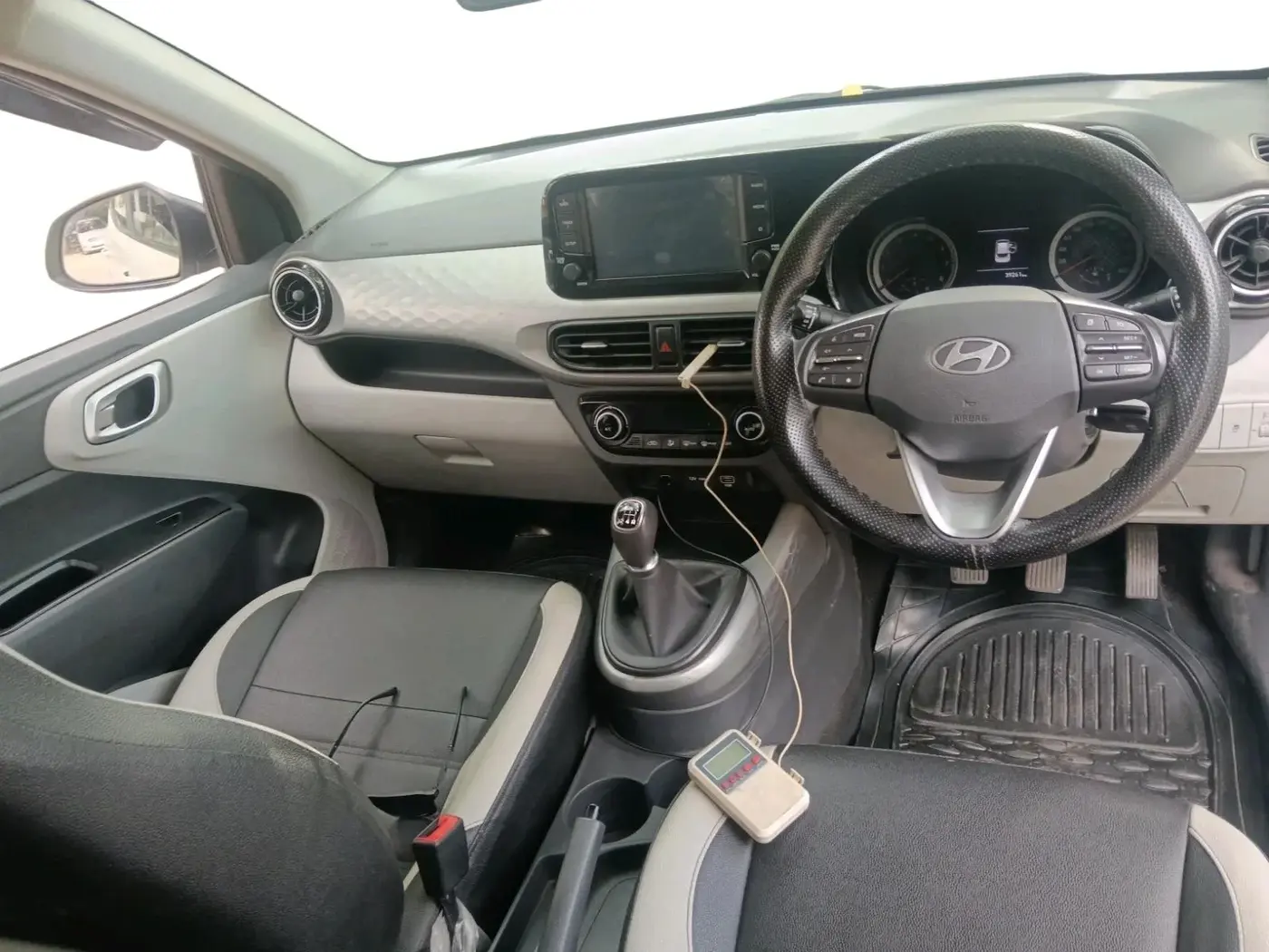 2023 Hyundai GRAND I10 NIOS SPORTZ 1.2 KAPPA VTVT, Petrol, Manual, 39,261 km, interior