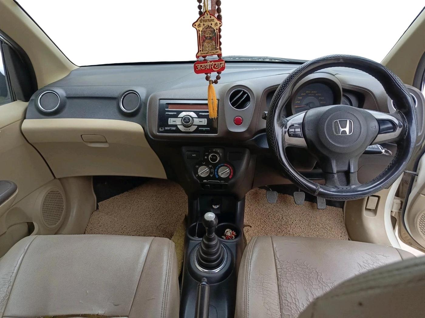 2013 Honda Amaze 1.5L I-DTEC S, Diesel, Manual, 1,54,872 km, interior