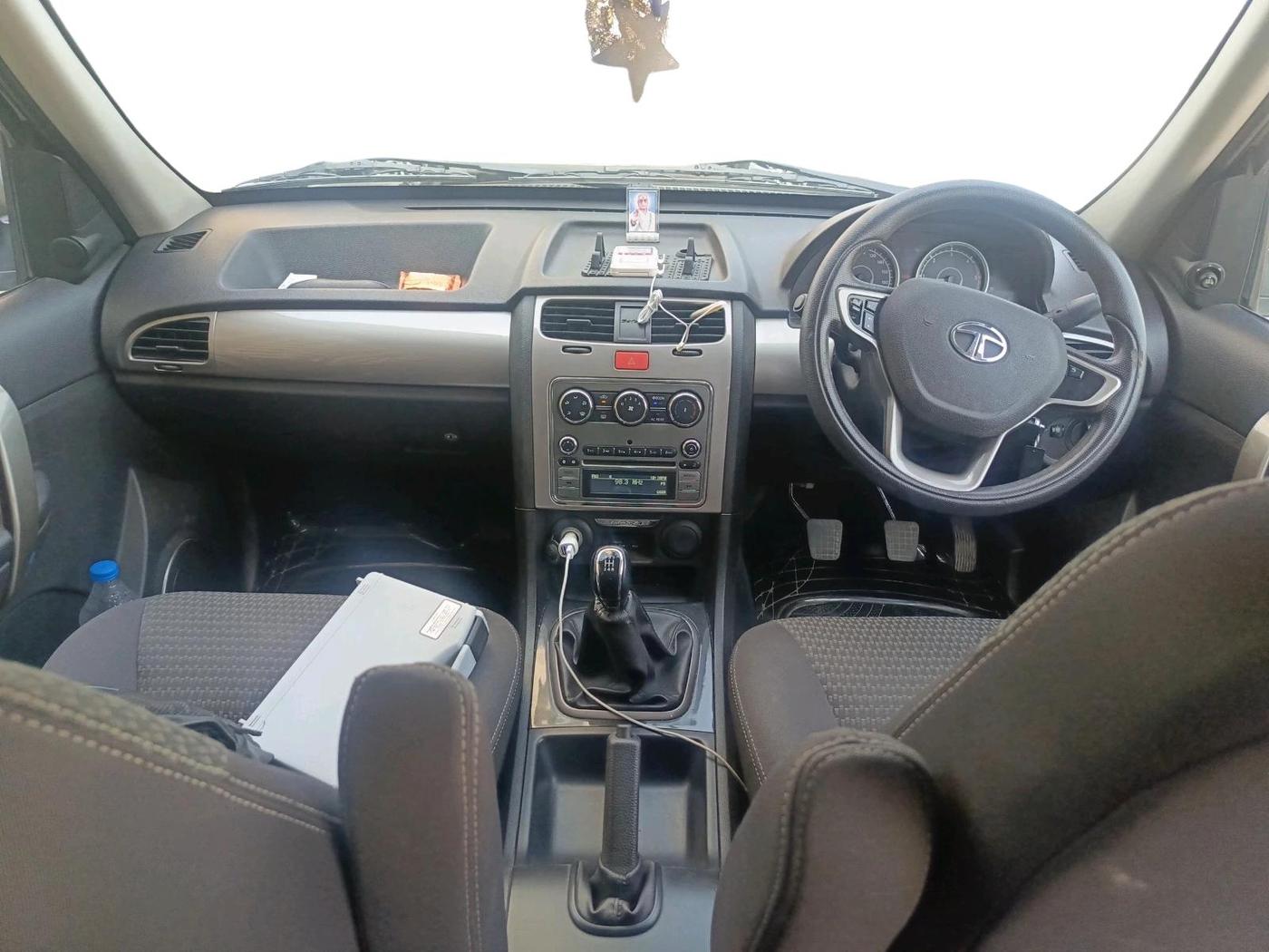 2017 Tata Safari Storme 2.2 EX 4X2, Diesel, Manual, 1,38,656 km, interior