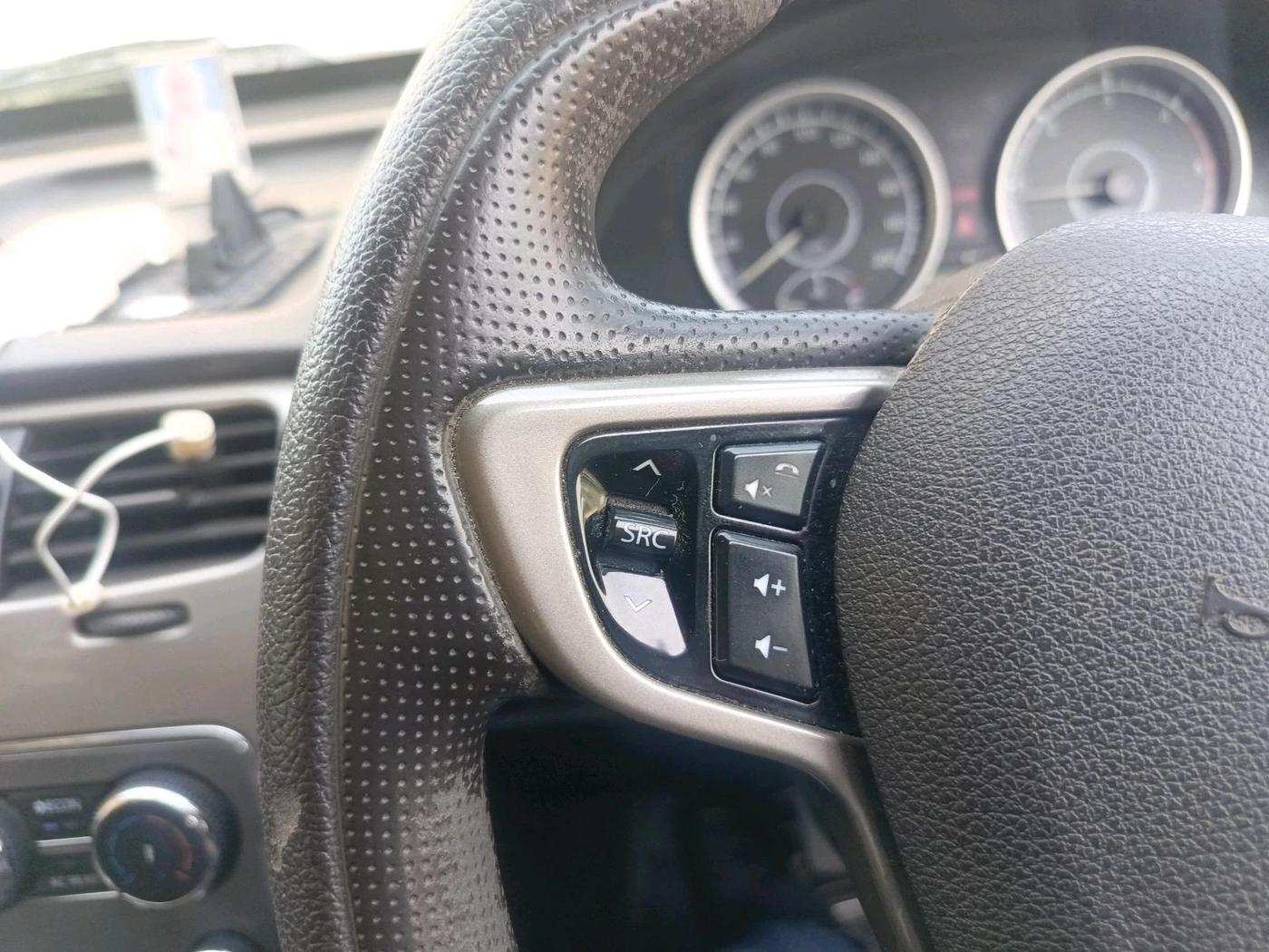 2017 Tata Safari Storme 2.2 EX 4X2, Diesel, Manual, 1,38,656 km, interior