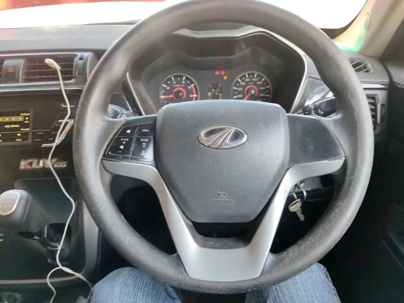 2017 Mahindra Kuv100 K8 D 6 STR, Diesel, Manual, 1,29,038 km, interior