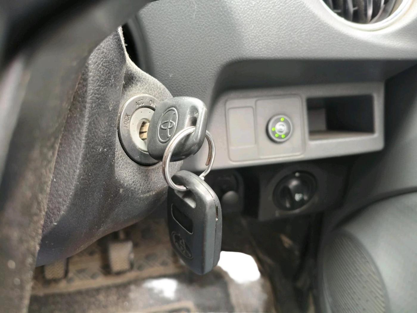 2012 Toyota Etios G, CNG, Manual, 1,62,890 km, interior