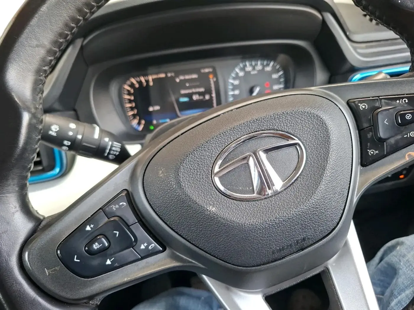 2023 Tata PUNCH CREATIVE  MT, Petrol, Manual, 38,343 km, interior