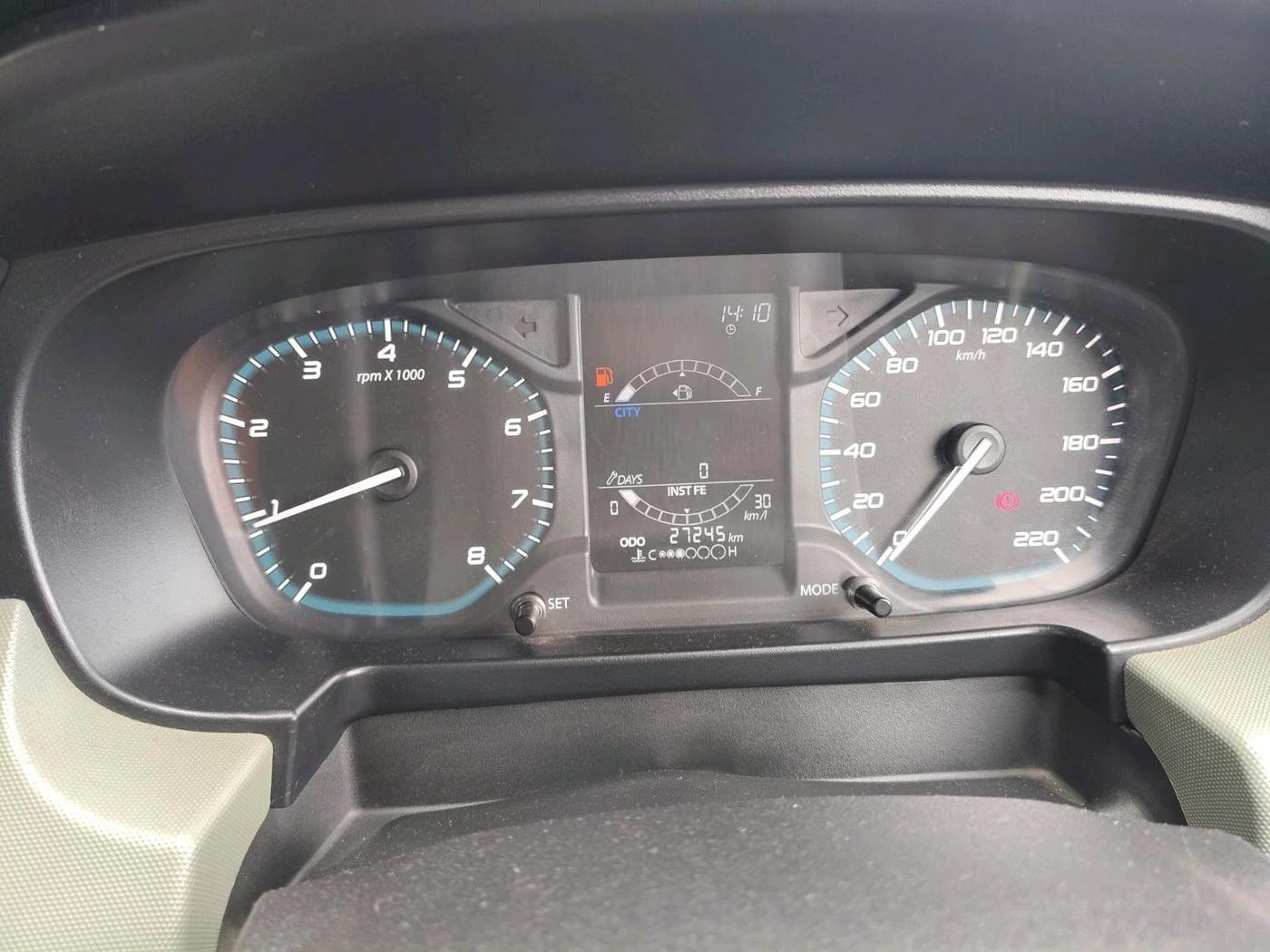 2022 Tata PUNCH ADVENTURE MT, Petrol, Manual, 27,245 km, interior