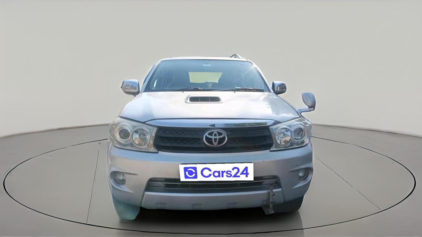 2011 Toyota Fortuner 3.0 4X4 MT, Diesel, Manual, 1,16,241 km, exterior