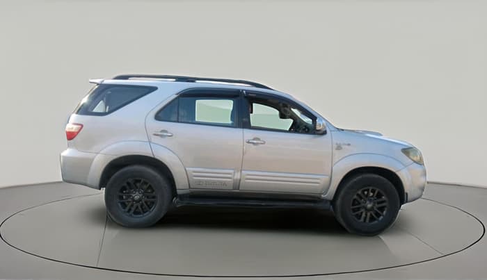 2011 Toyota Fortuner 3.0 4X4 MT, Diesel, Manual, 1,16,241 km, exterior