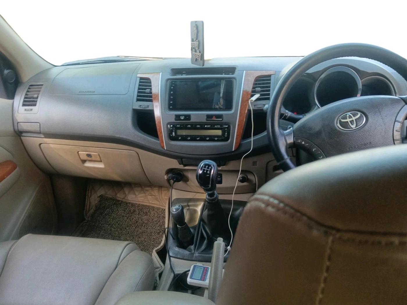 2011 Toyota Fortuner 3.0 4X4 MT, Diesel, Manual, 1,16,241 km, interior