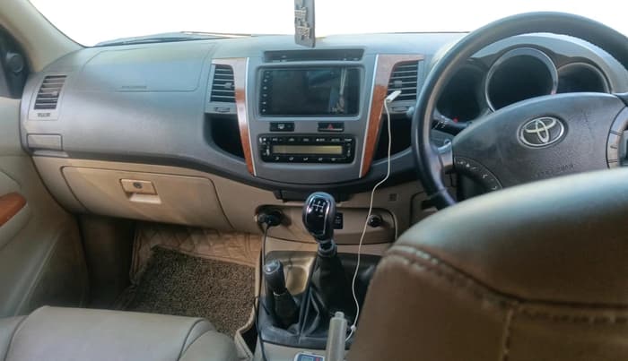 2011 Toyota Fortuner 3.0 4X4 MT, Diesel, Manual, 1,16,241 km, interior
