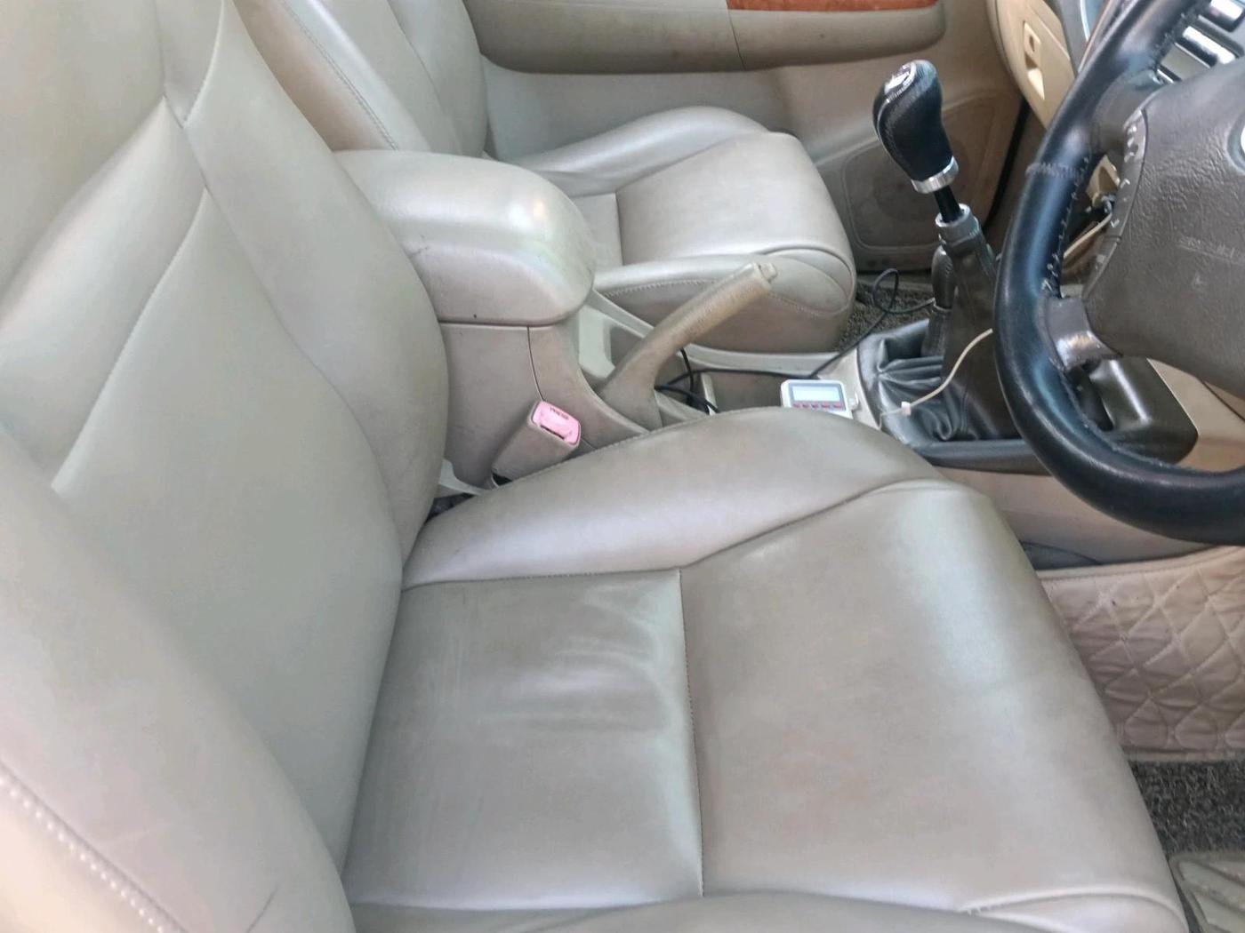 2011 Toyota Fortuner 3.0 4X4 MT, Diesel, Manual, 1,16,241 km, interior