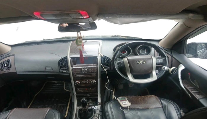 2014 Mahindra XUV500 W8, Diesel, Manual, 1,40,764 km, interior
