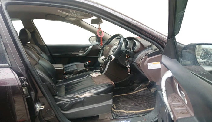 2014 Mahindra XUV500 W8, Diesel, Manual, 1,40,764 km, interior