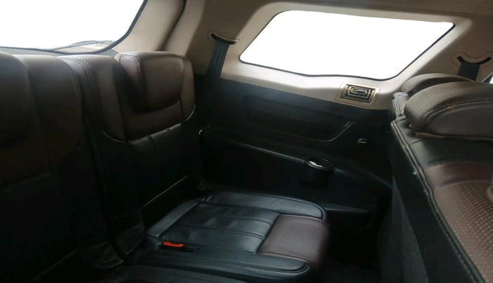 2014 Mahindra XUV500 W8, Diesel, Manual, 1,40,764 km, interior