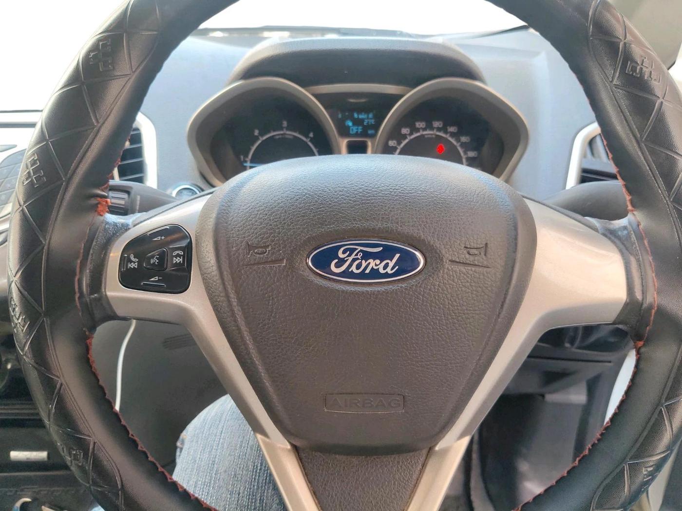 2015 Ford Ecosport TITANIUM 1.5L DIESEL, Diesel, Manual, 1,16,137 km, interior