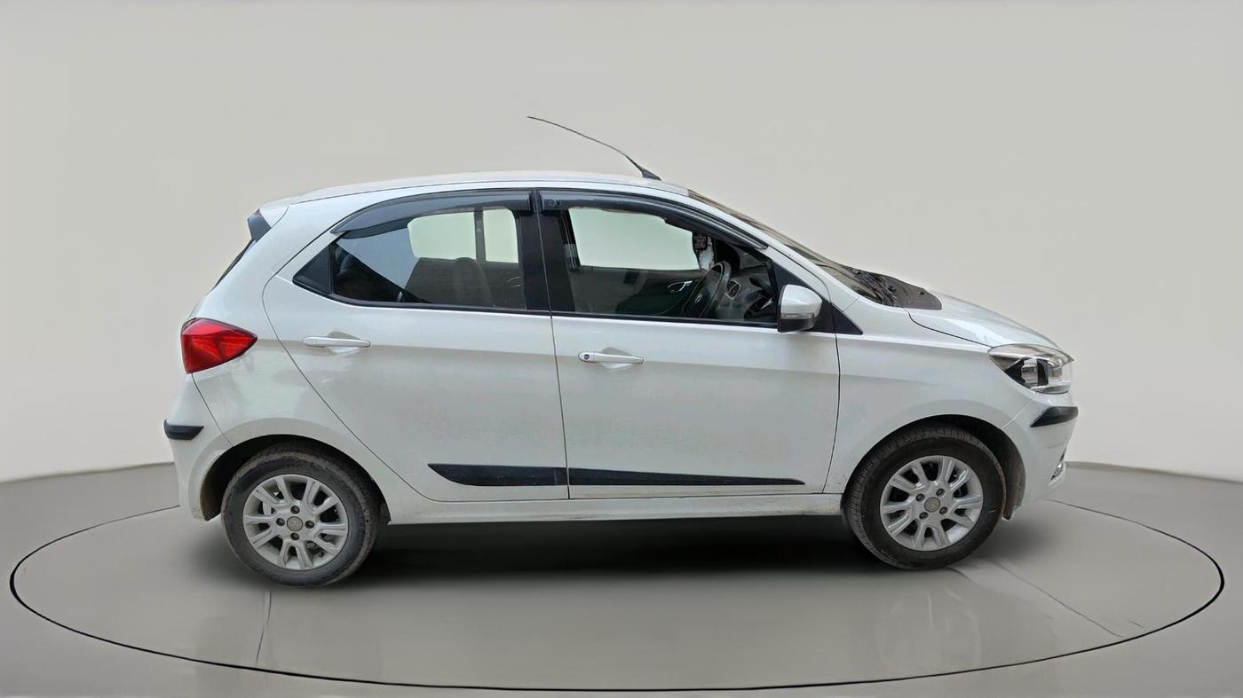 2018 Tata Tiago XZ PETROL, Petrol, Manual, 52,079 km, exterior