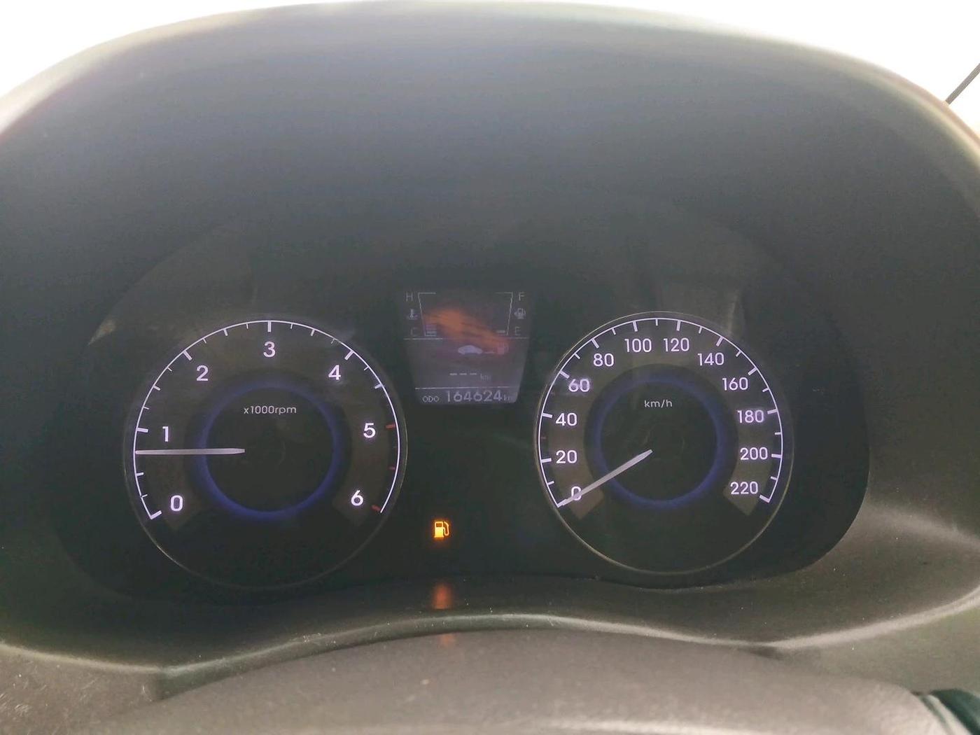 2012 Hyundai Verna FLUIDIC 1.6 CRDI SX, Diesel, Manual, 1,64,624 km, interior
