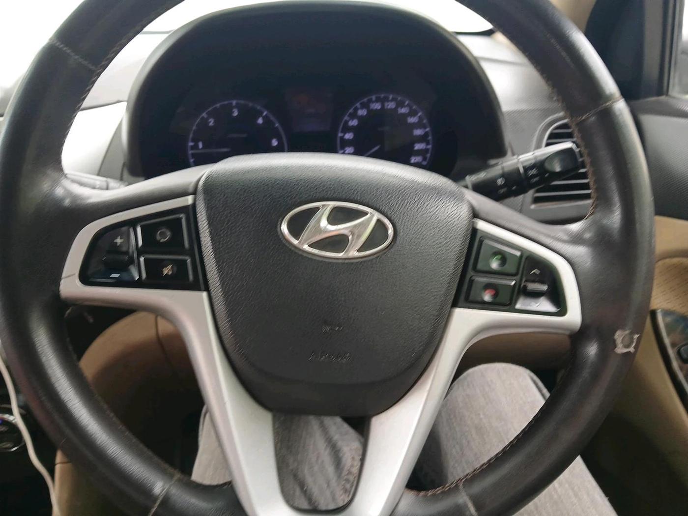 2012 Hyundai Verna FLUIDIC 1.6 CRDI SX, Diesel, Manual, 1,64,624 km, interior