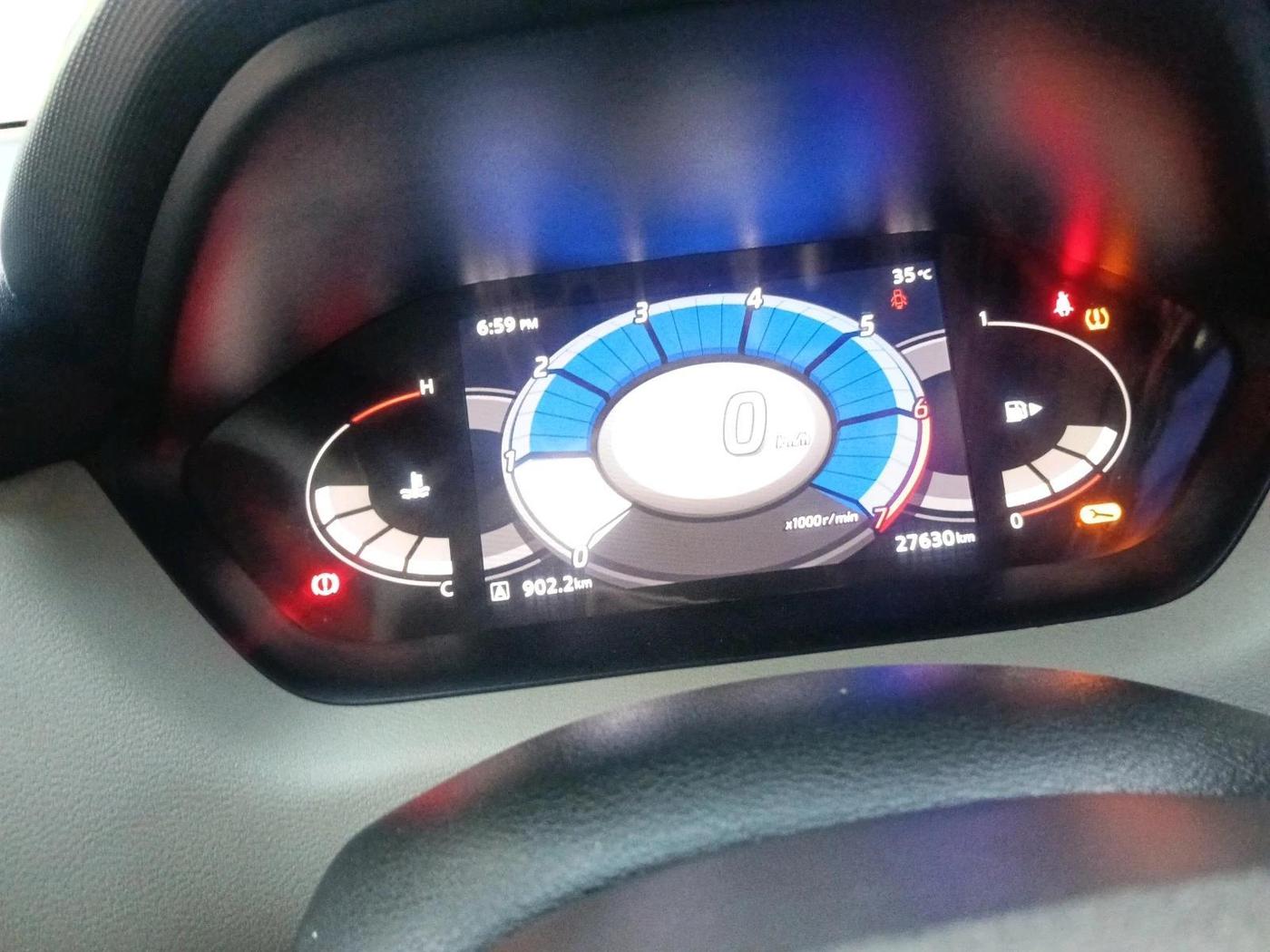 2023 Nissan MAGNITE XV MT, Petrol, Manual, 27,630 km, interior