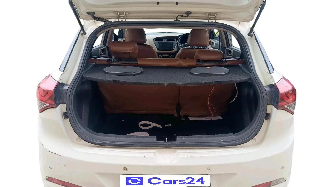 2016 Hyundai Elite i20 ASTA 1.4 CRDI, Diesel, Manual, 1,29,941 km, exterior