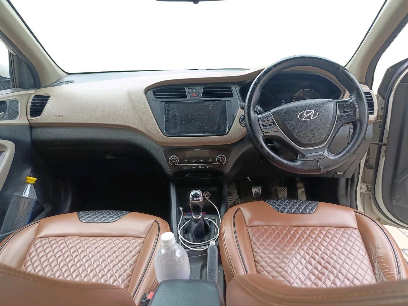 2016 Hyundai Elite i20 ASTA 1.4 CRDI, Diesel, Manual, 1,29,941 km, interior